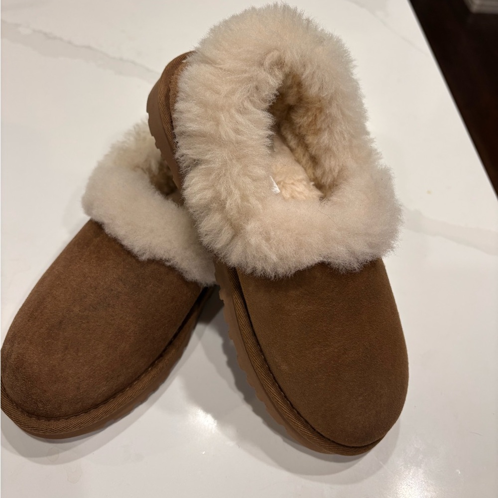 UGG Women snow slides. Size 5, Brown Tan Suede & Cream indoor/outdoor slippers.